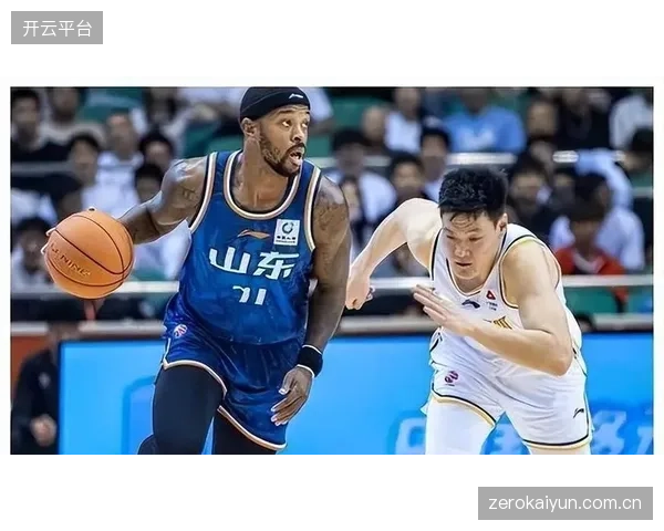 福斯特的个人能力是南非队为数不多的爆点，如何为其创造空间是布鲁斯的战术核心。